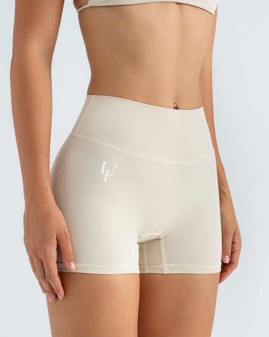 Velvet Scrunch Shorts "Vanilla Cream"