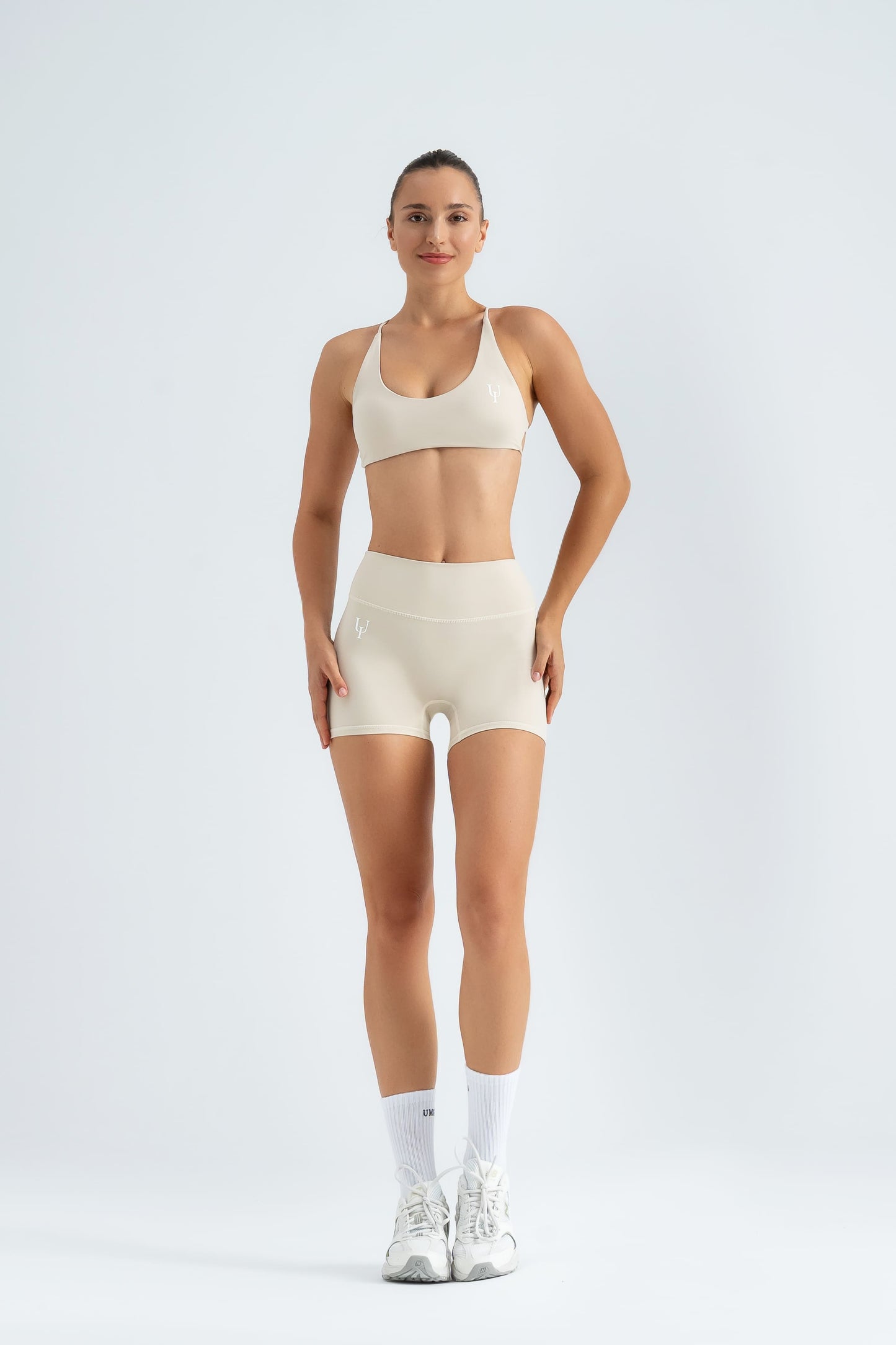 Velvet Scrunch Shorts "Vanilla Cream"
